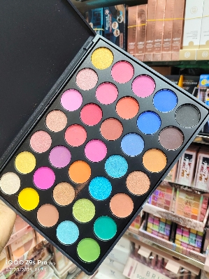 Picture of Morphe 35 Color  Eyeshadow Palette