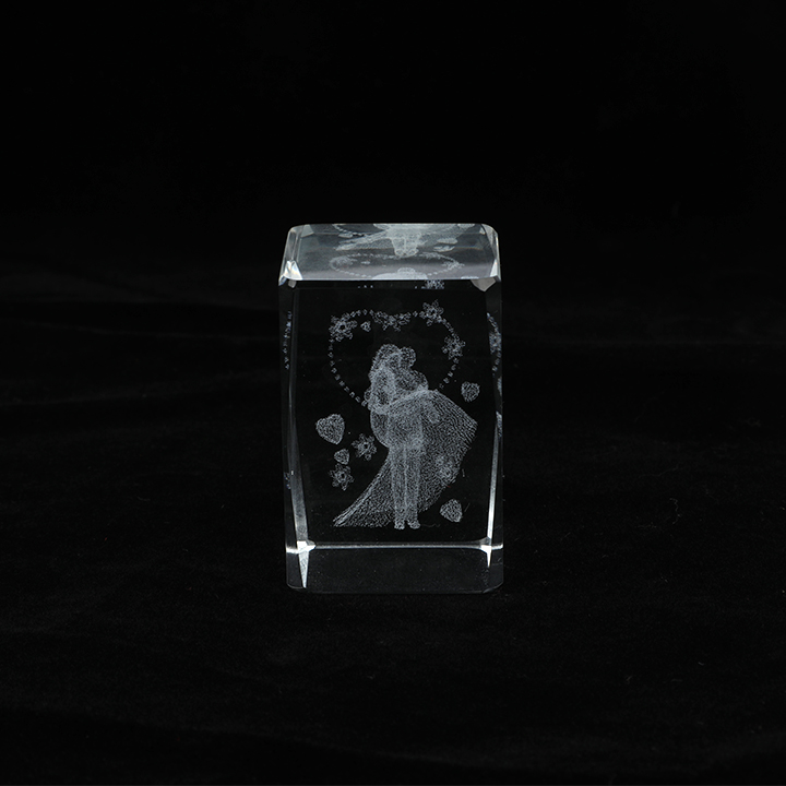 Picture of Crystal Dancing Couple Paperweight