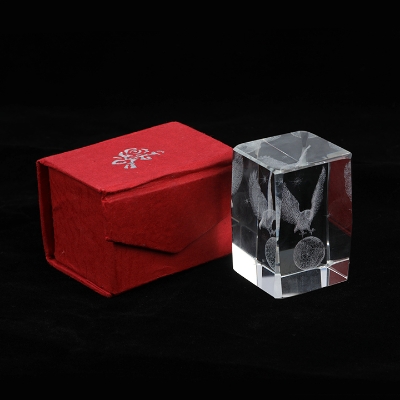 Picture of Crystal Eagle Paperweight