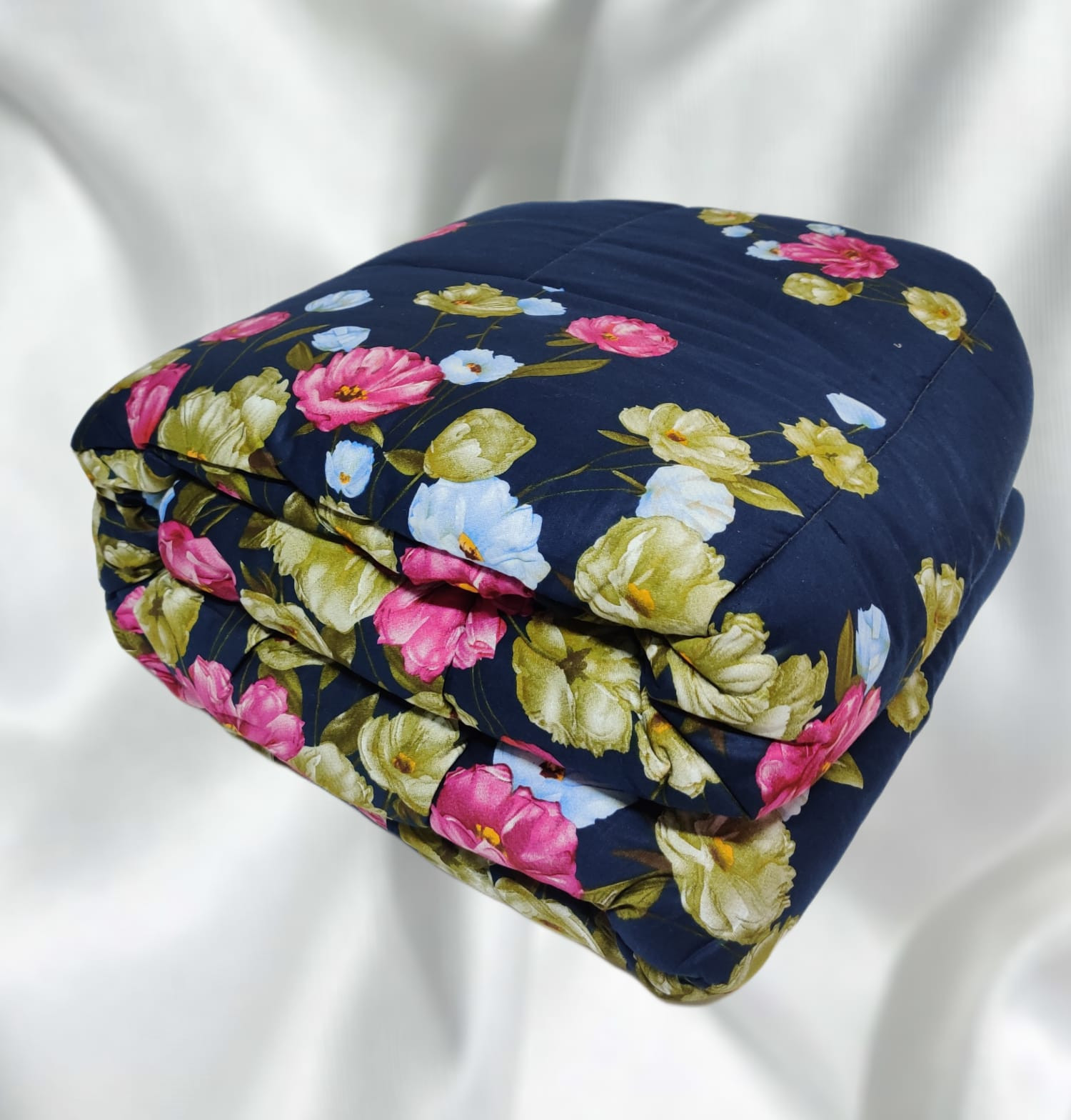 Picture of Comfortable Twill Cotton Febric Comforter