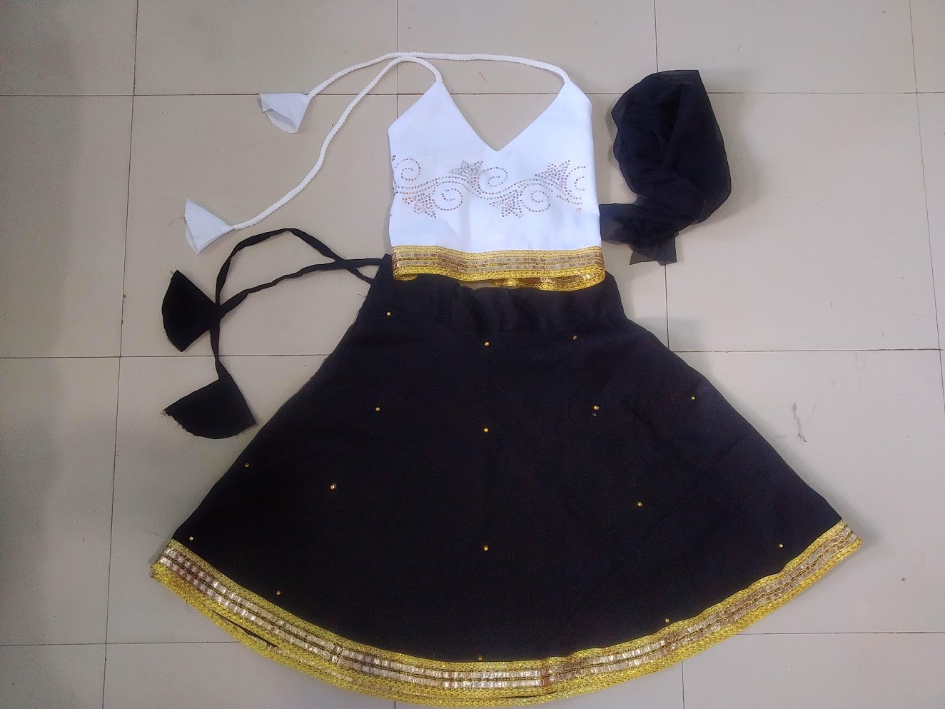 Picture of Western 2 pieces stylish skit and tops for baby girls party dress 0-7 years