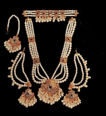 Picture of Beautiful Choker Necklace ,Traditional Fashion Wedding/Party Bridal Choker Necklace Earrings & Tikli. Jewellery Set For Women.