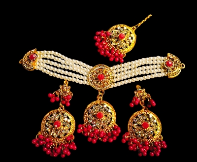 Picture of Beautiful Choker Necklace ,Traditional Fashion Wedding/Party Bridal Choker Necklace Earrings & Tikli. Jewellery Set For Women.