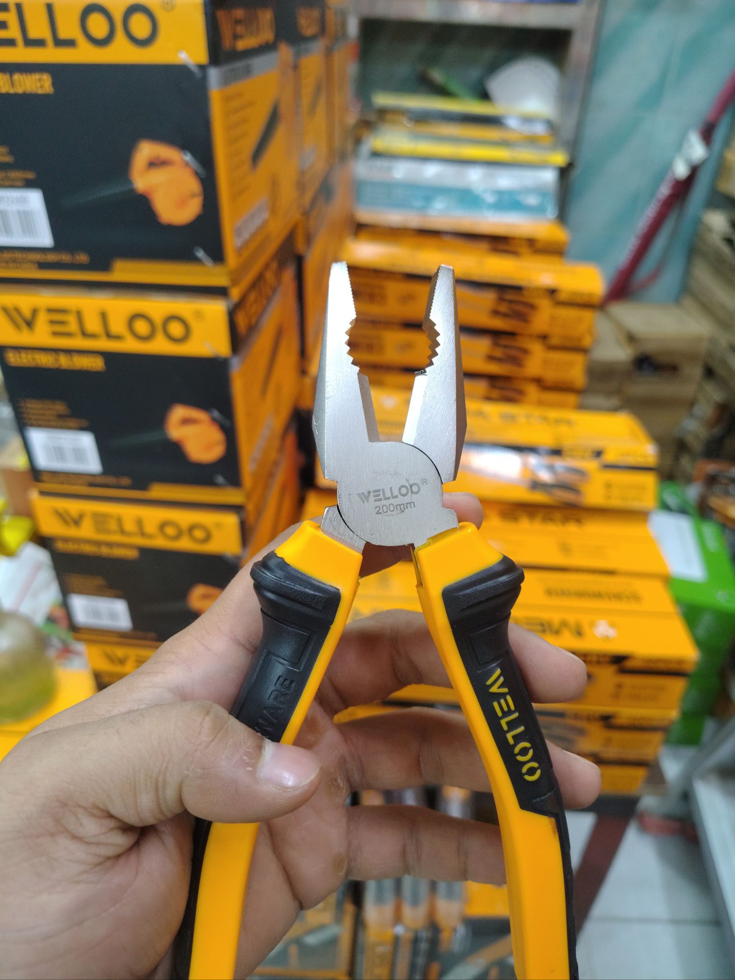 Picture of WELLOO High Quality Universal Combination Pliers With Rubber Handle 8inch /200mm HCP18200