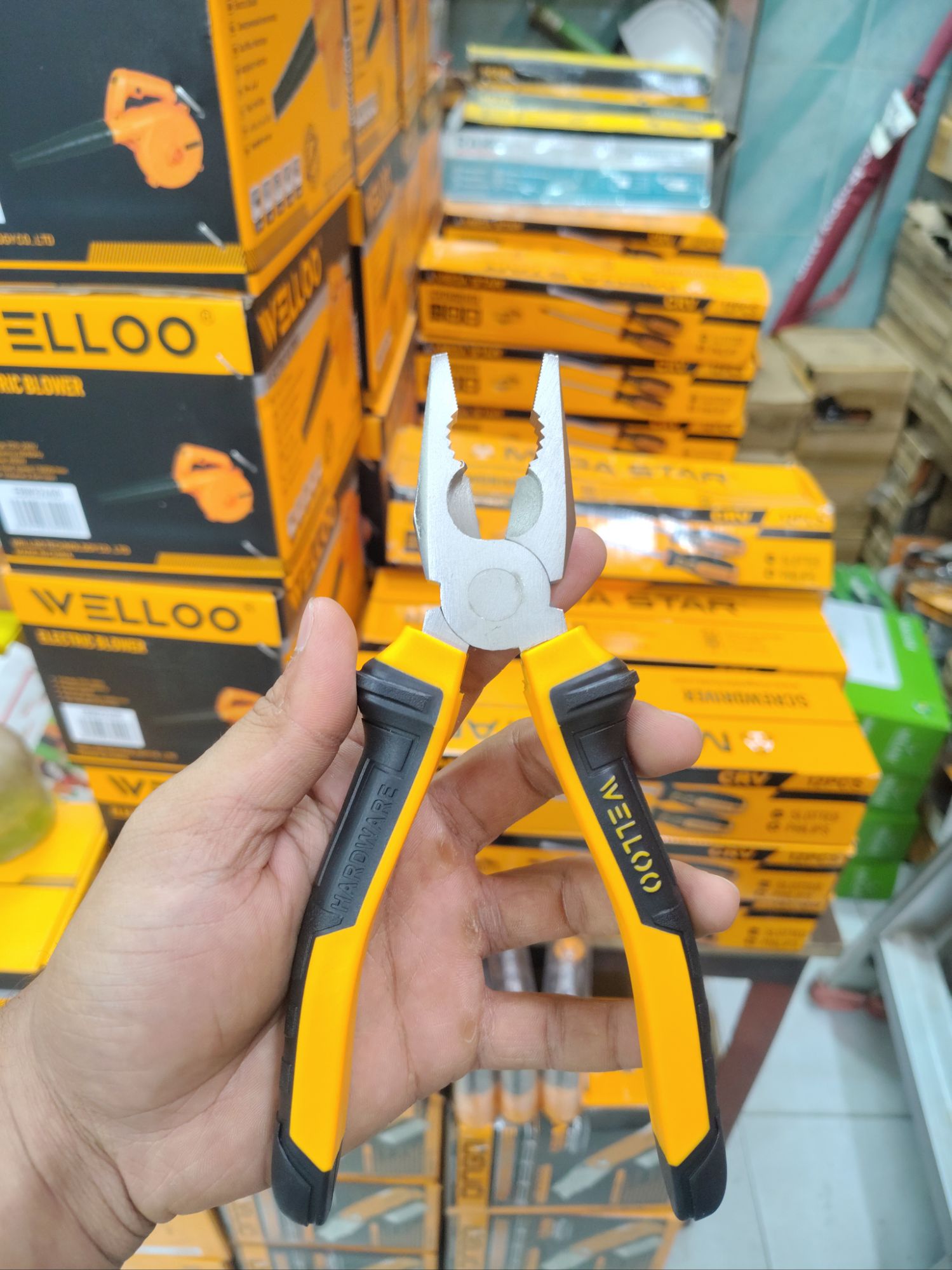 Picture of WELLOO High Quality Universal Combination Pliers With Rubber Handle 8inch /200mm HCP18200