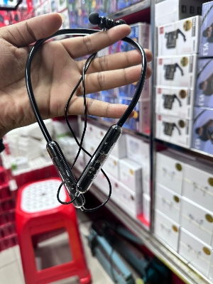 Picture of UiiSii R-05 Transparent neckband 50 Hours Music playback