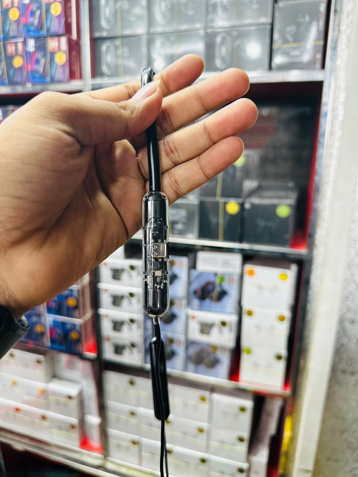 Picture of UiiSii R-05 Transparent neckband 50 Hours Music playback