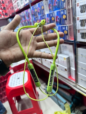 Picture of UiiSii R-05 Transparent neckband 50 Hours Music playback