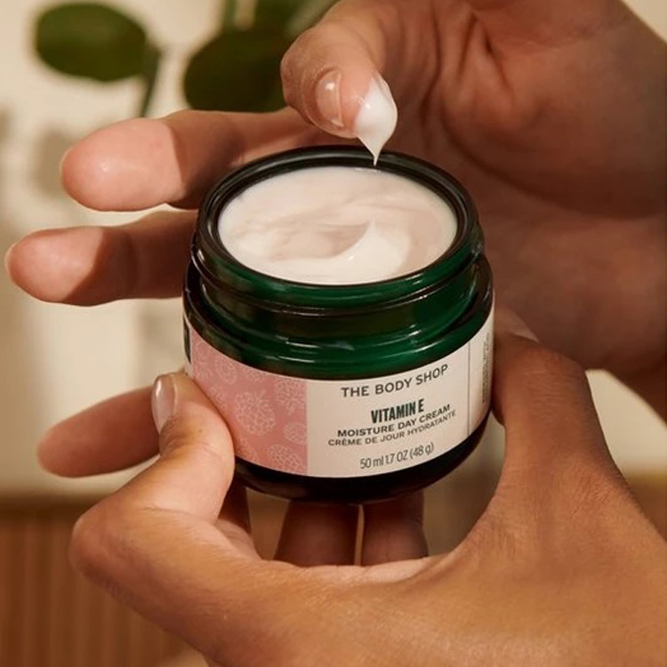 Picture of The Body Shop Vitamin E Moisture Day Cream