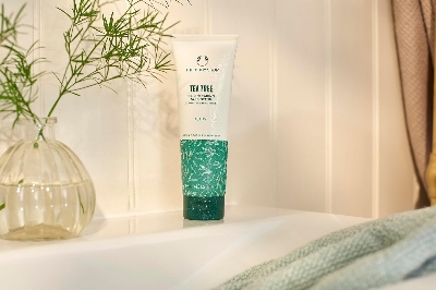 Picture of The Body Shop Tea Tree Skin Clearing Daily Face Scrub - Exfoliating and Purifying For Blemished Skin - Vegan