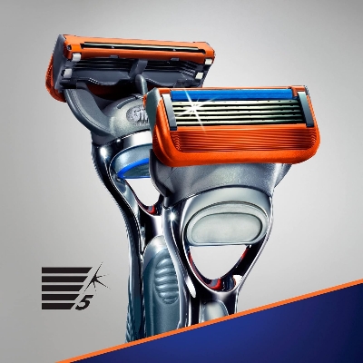 Picture of Gillette Fusion5 Manual Razor Handle With 2 Razor Blade Refills, For A Smooth, Long Lasting Shave
