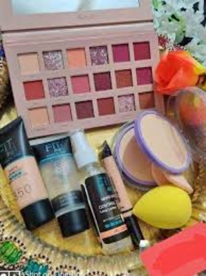 Picture of MakeUp Combo Package-7 Pieces