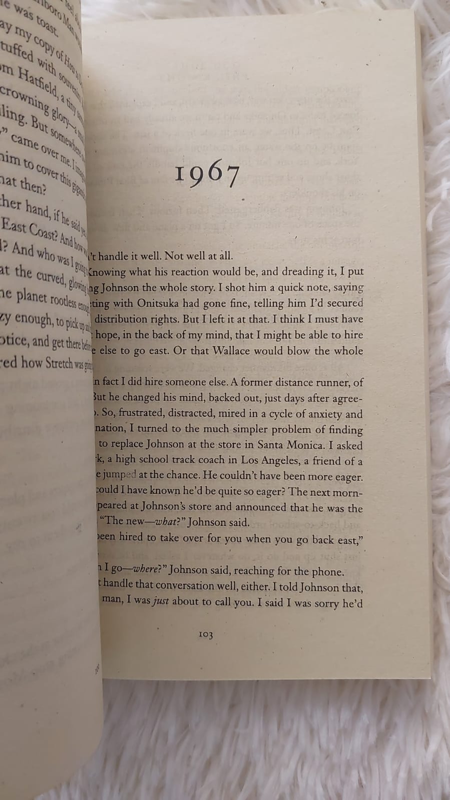 Picture of Shoe Dog by Phil Knight (Yellowish Paperback)