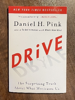 Picture of Drive: The Surprising Truth About What Motivates Us - Paperback
