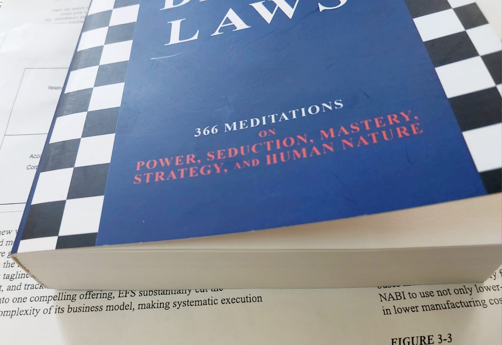 Picture of The Daily Laws: 366 Meditations on Power, Seduction, Mastery, Strategy, and Human Nature by Robert Greene