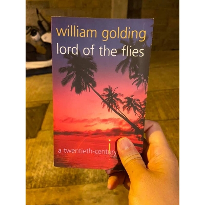 Picture of Lord of the Flies by William Golding - Yellow - Paperback