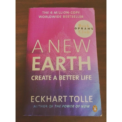 Picture of A New Earth: Awakening to Your Life's Purpose by Eckhart Tolle