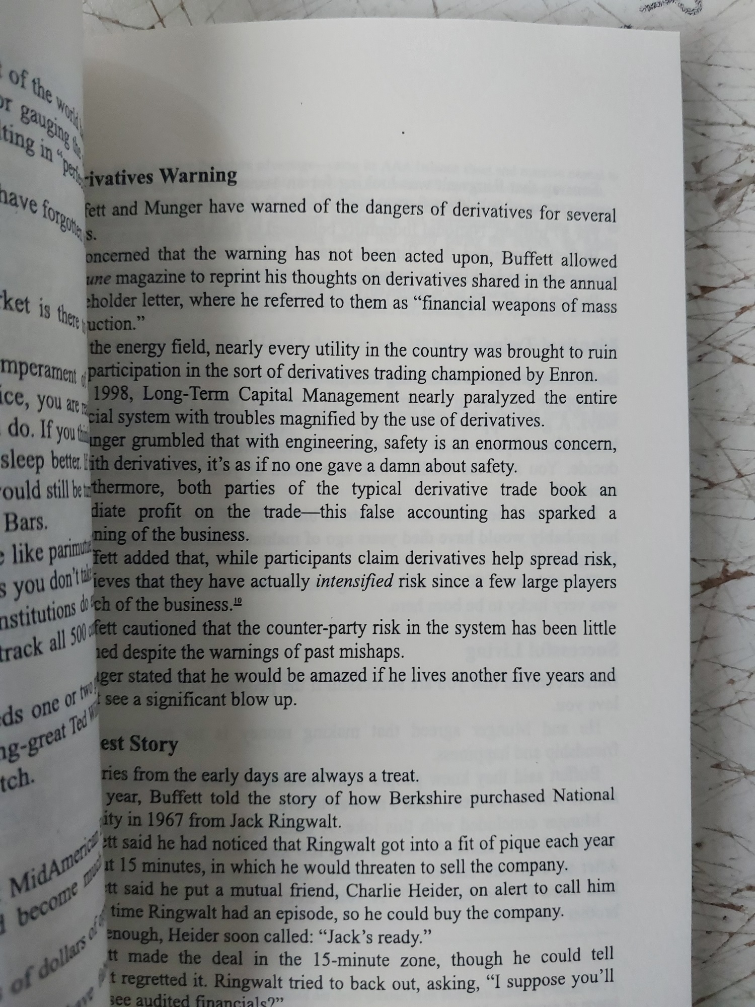 Picture of University of Berkshire Hathaway: 30 Years of Lessons Learned from Warren Buffett & Charlie Munger at the Annual Shareholders Meeting -Paperback