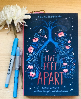 Picture of Five Feet Apart by Lippincott Rachael -Paperback