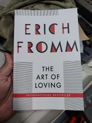 Picture of The Art of Loving by Erich Fromm (Paperback)