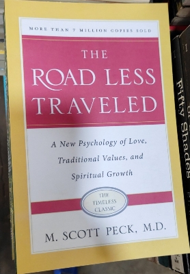 Picture of The Road Less Traveled: A New Psychology of Love, Traditional Values and Spiritual Growth -Paperback