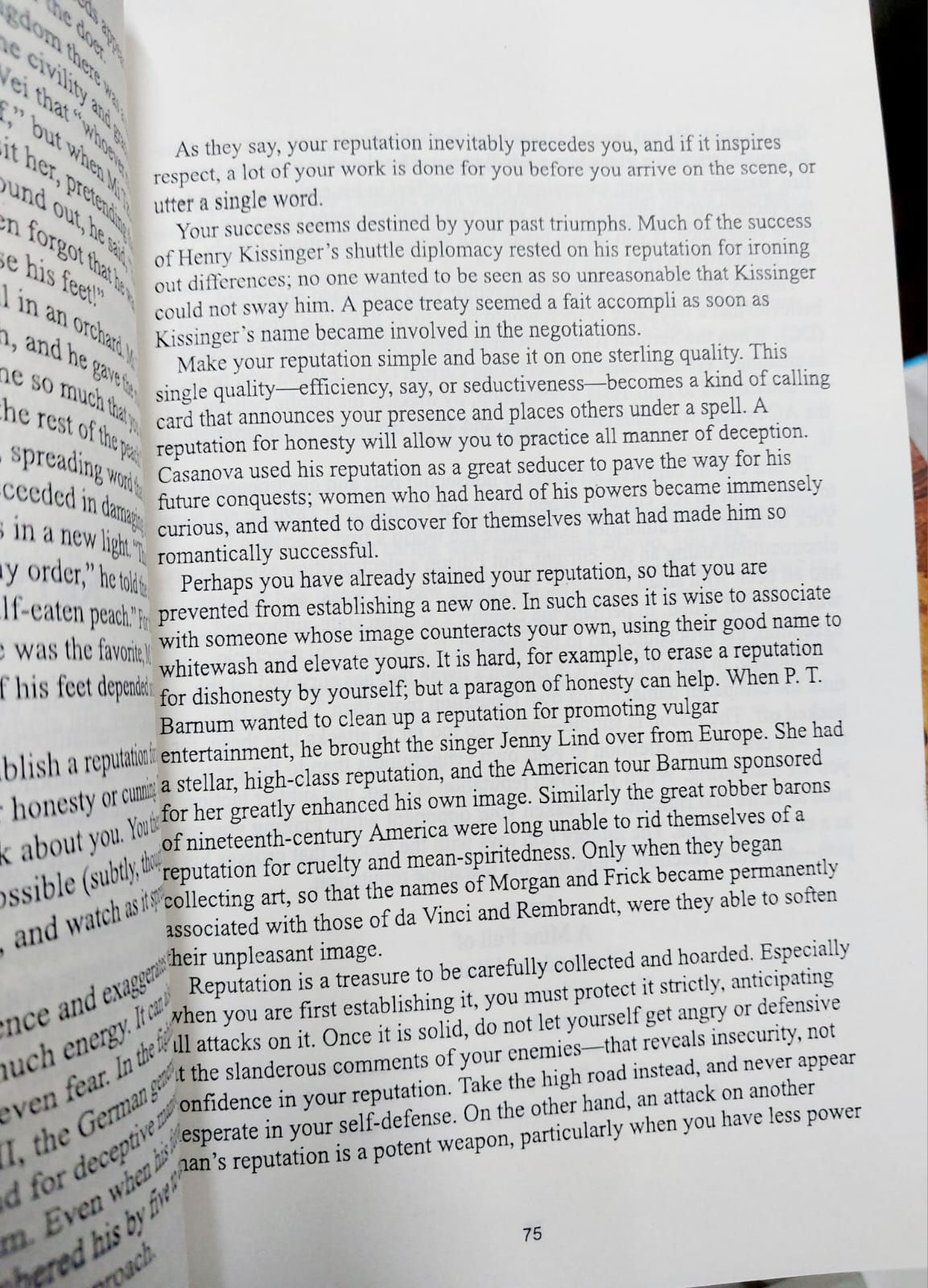 Picture of The 48 Laws of Power by Robert Greene (Premium  Paperback)