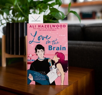 Picture of Love on the Brain Book by Ali Hazelwood - Paperback