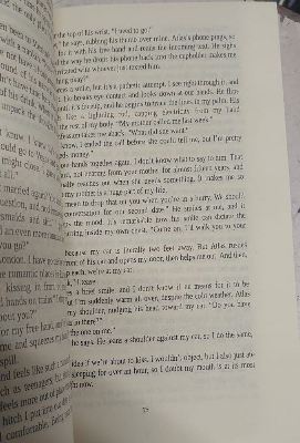 Picture of Colleen Hoover 2 Book set - It Starts with Us+ It Ends With Us (Yellowish - Paperback)