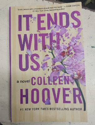 Picture of Colleen Hoover 2 Book set - It Starts with Us+ It Ends With Us (Yellowish - Paperback)