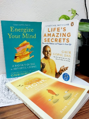 Picture of Three Books Set of (Energize Your Mind + Lifes amazing secret + The Way of the Monk)  by Gaur Gopal Das - Paperback
