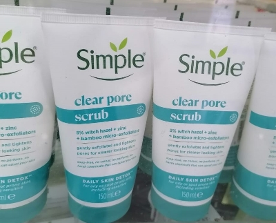 Picture of Simple Daily Skin Clear Pore Facial Scrub 150ml