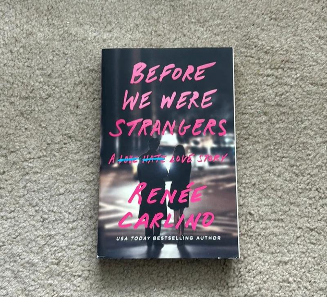 Picture of Before we were strangers Book by Renée Carlino - Paperback