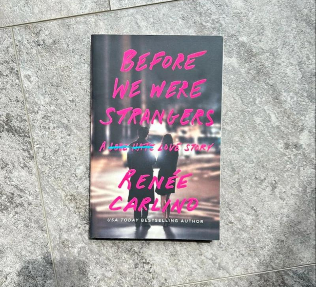 Picture of Before we were strangers Book by Renée Carlino - Paperback