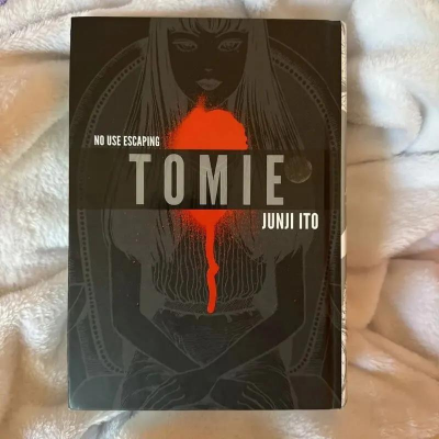 Picture of Tomie: Complete Deluxe Edition (Junji Ito) - Paperback