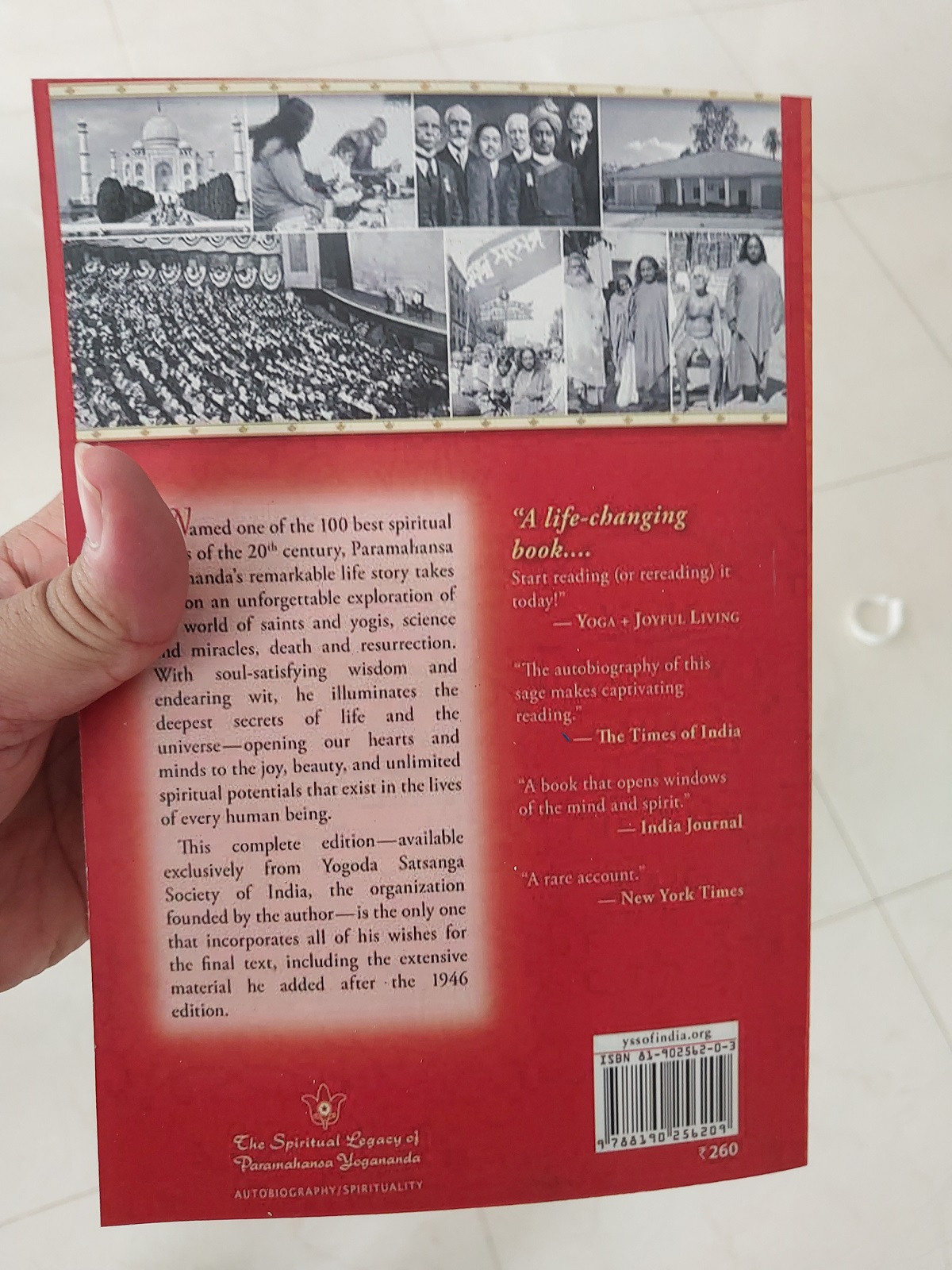 Picture of Autobiography of a Yogi Book by Paramahansa Yogananda (Premium Paperback)