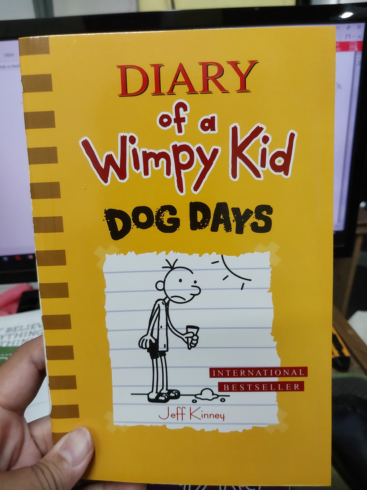 Picture of Diary of a Wimpy Kid 5 Book Set: Diary of a Wimpy Kid, Rodrick Rules, The Last Straw, Dog Days, The Ugly Truth (Diary of a Wimpy Kid, 1-5)