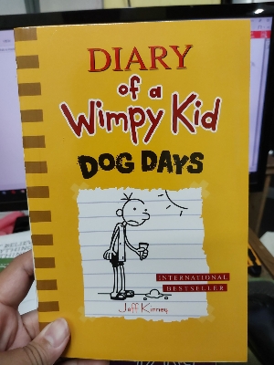 Picture of Diary of a Wimpy Kid 5 Book Set: Diary of a Wimpy Kid, Rodrick Rules, The Last Straw, Dog Days, The Ugly Truth (Diary of a Wimpy Kid, 1-5)