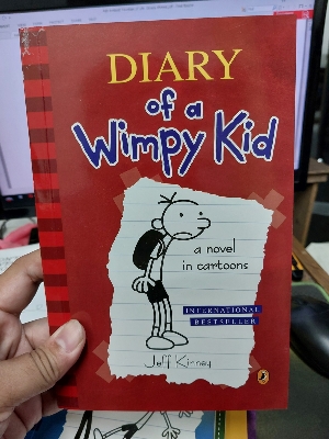 Picture of Diary of a Wimpy Kid 5 Book Set: Diary of a Wimpy Kid, Rodrick Rules, The Last Straw, Dog Days, The Ugly Truth (Diary of a Wimpy Kid, 1-5)