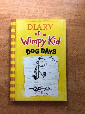 Picture of Dog Days (Diary of a Wimpy Kid, Book 4)