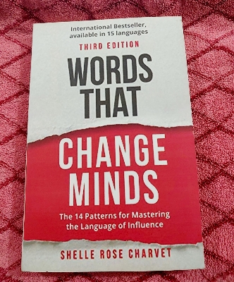 Picture of Words That Change Minds by Shelle Rose Charvet (Premium Paperback)