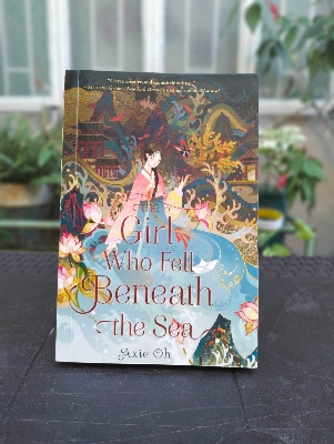 Picture of The Girl Who Fell Beneath the Sea Book by Axie Oh