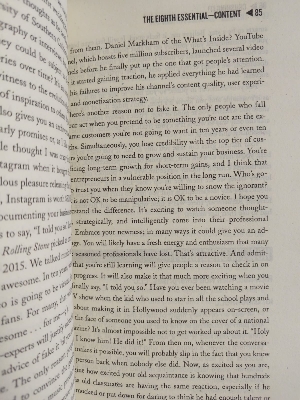 Picture of Crushing It!: How Great Entrepreneurs Build Their Business by Gary Vaynerchuk (Paperback)