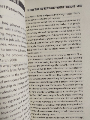 Picture of Crushing It!: How Great Entrepreneurs Build Their Business by Gary Vaynerchuk (Paperback)