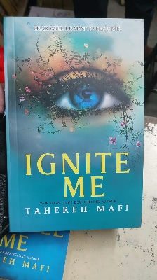 Picture of Shatter Me Series Collection Six Books Set  (Shatter Me, Unravel Me, Ignite Me, Restore Me, Defy Me) By Tahereh Mafi - Yellowish - Paperback