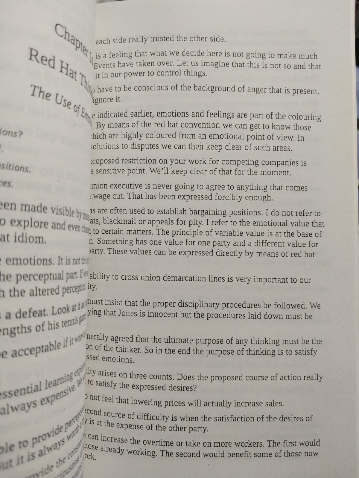 Picture of Six Thinking Hats Book by Edward de Bono (Paperback)