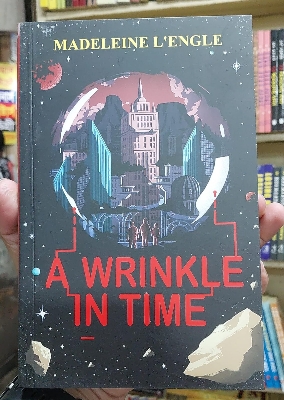 Picture of A Wrinkle in Time by Madeleine L'Engle (Regular Print - Papeback)