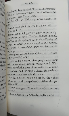 Picture of A Wrinkle in Time by Madeleine L'Engle (Regular Print - Papeback)