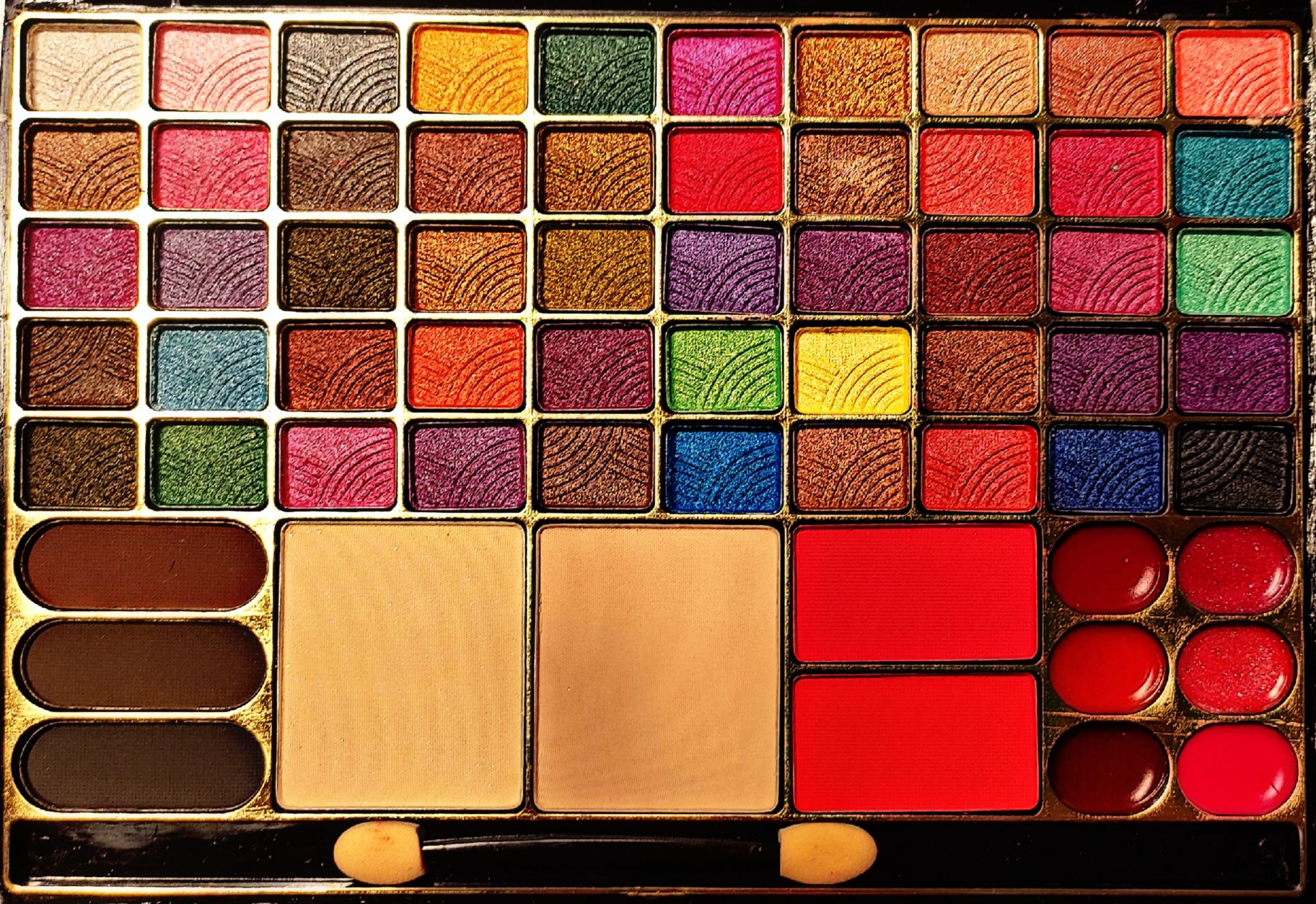 Picture of Roselaef 63 Color Eye Shadow Makeup Kit