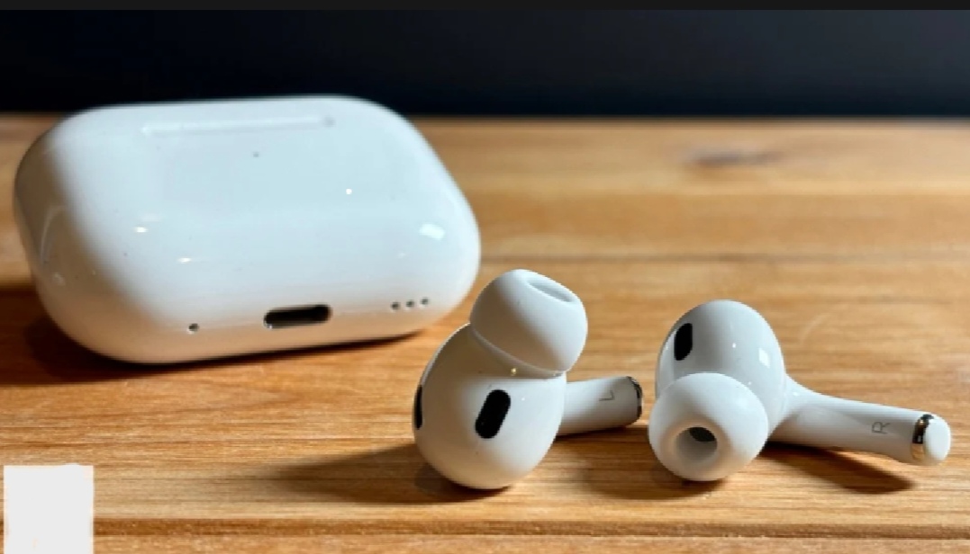 Picture of Pro 2nd Gen Headphone Wirelesses Bluetooth  sound extra bass quality full bet sound+pop,, tuyp c chargine put divice