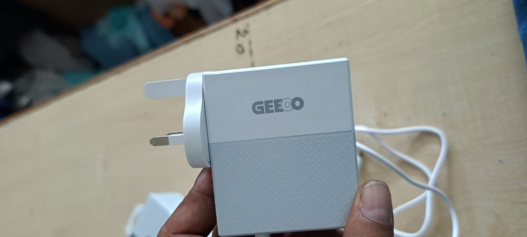 Picture of Geeoo MC200 65Watt Fast Charger With PD Dual Port Wall Charger